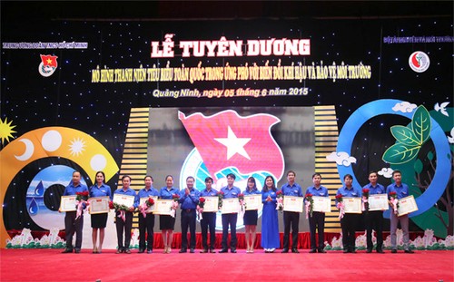 Ehrung ausgezeichneter Modelle von Jugendlichen zum Umweltschutz - ảnh 1